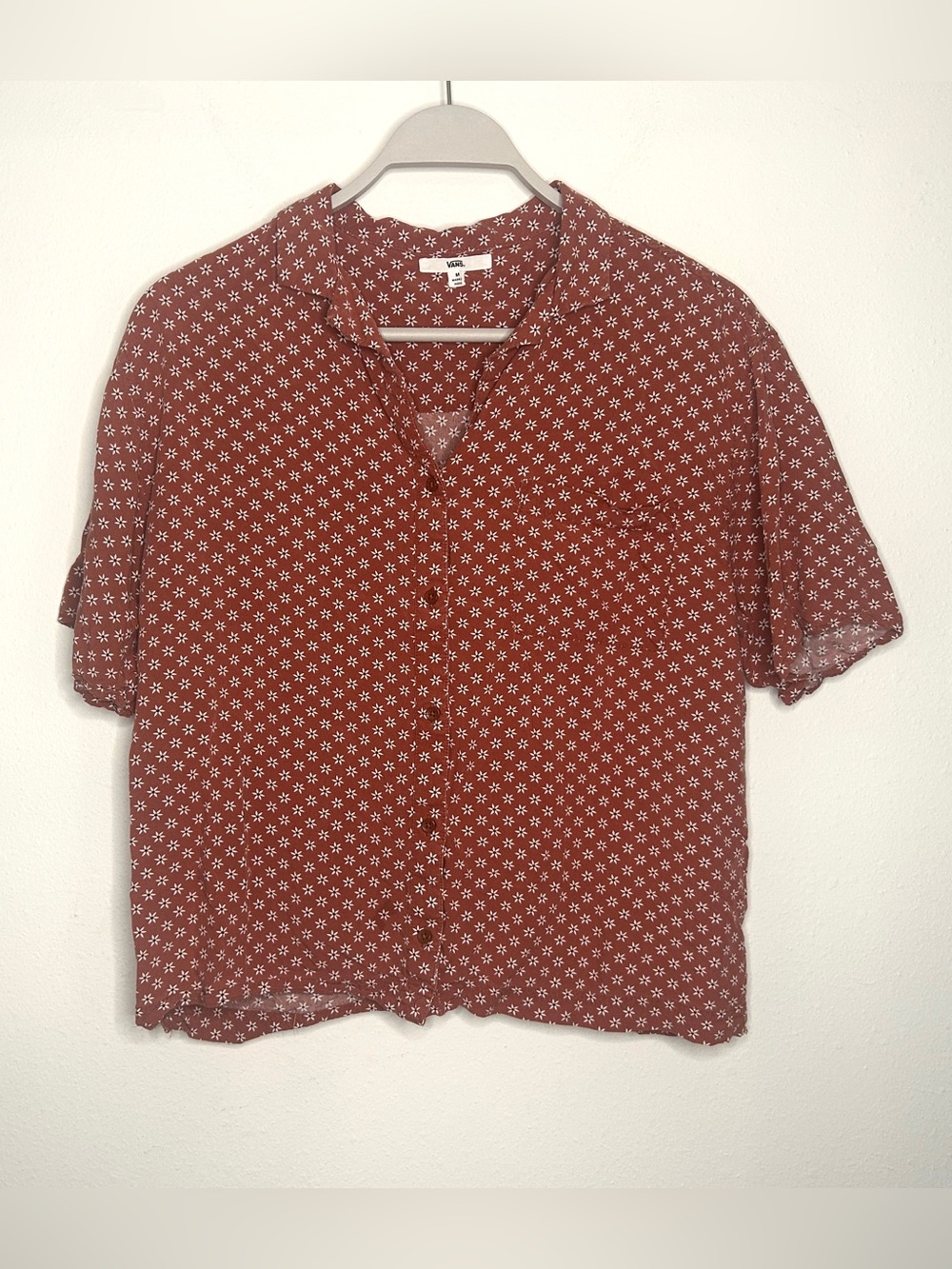 Vans Women's Size M Red Short-Sleeve Button-Down Shirt w/ White Floral Print